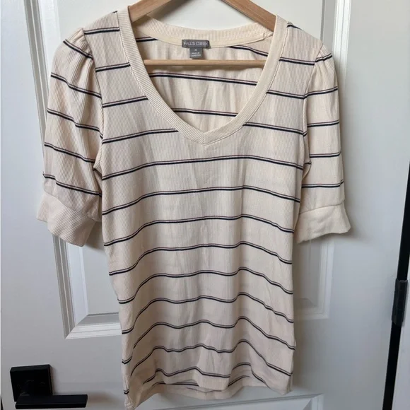 Lot of Ten Women’s Short Sleeve Casual Tops - Picture 6 of 10